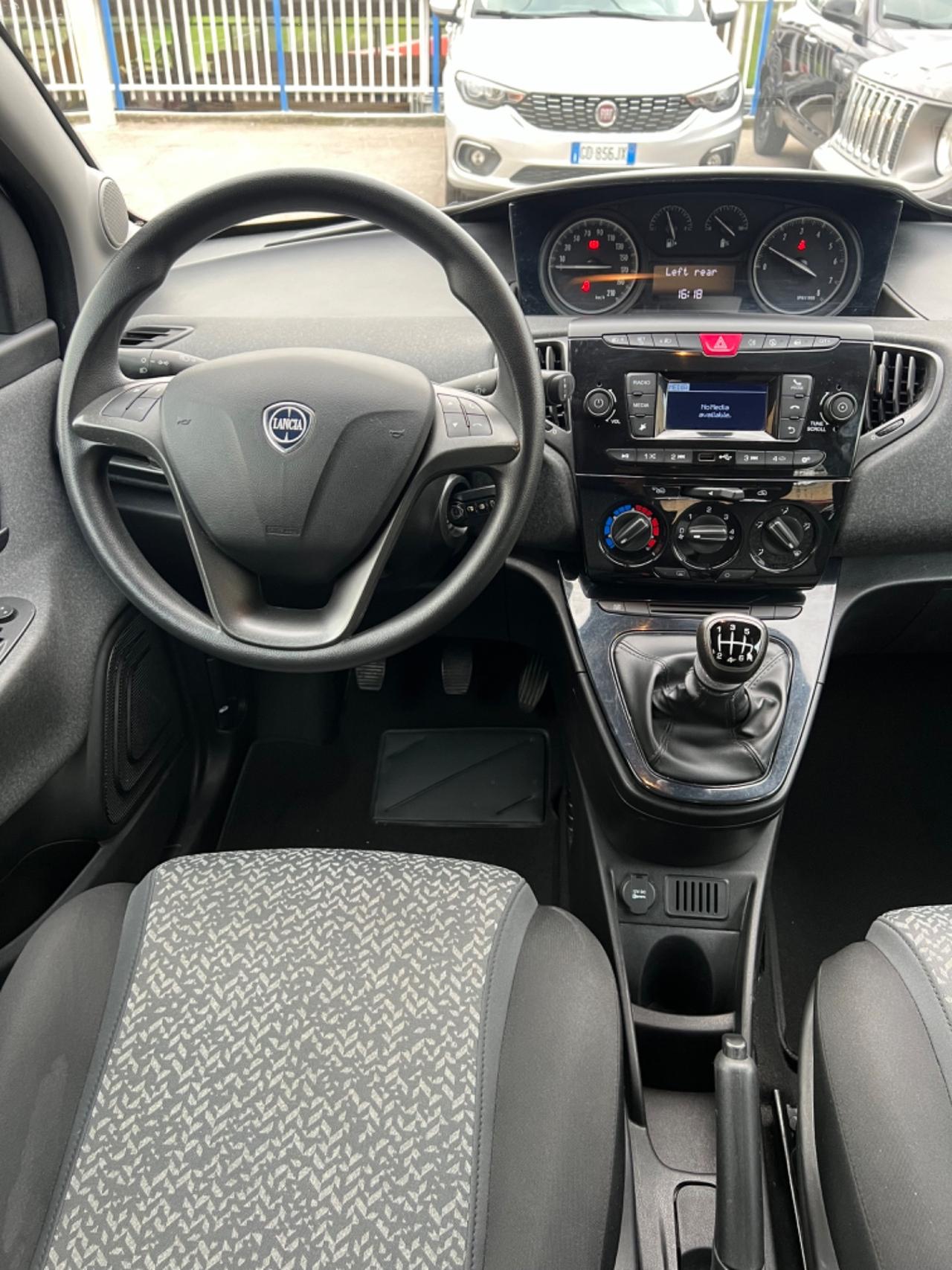 Lancia Ypsilon 1.0 70cv Hybrid 2021