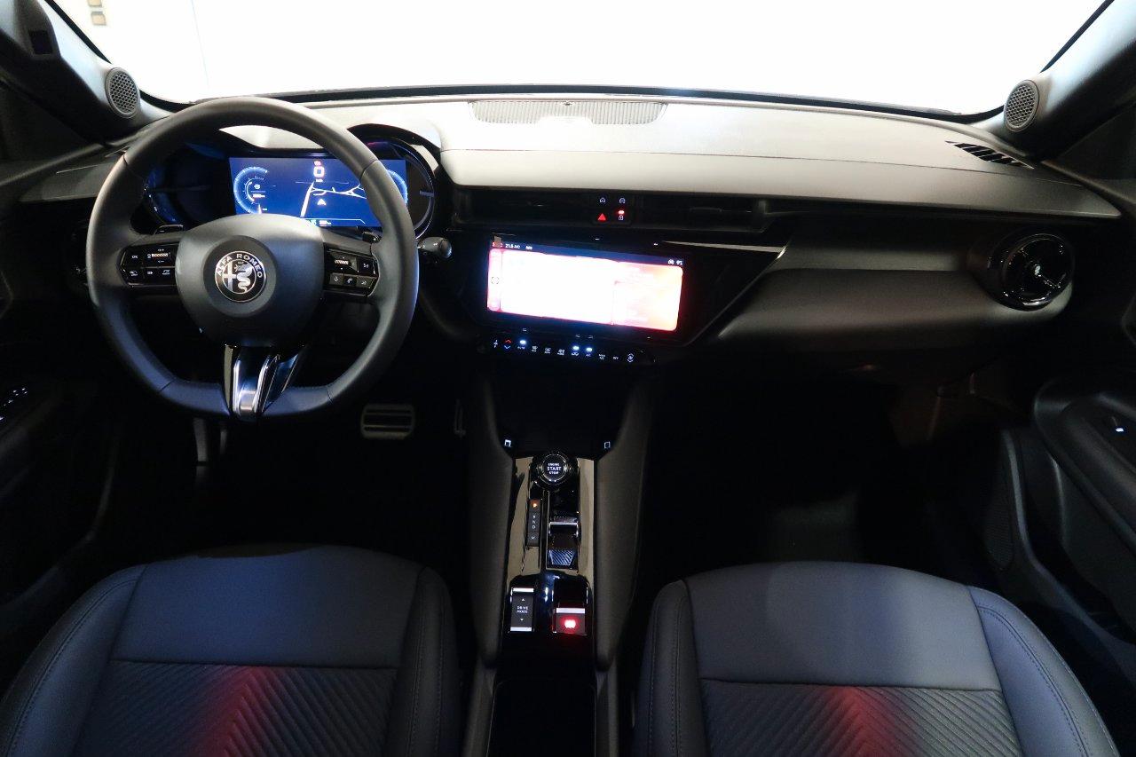 Alfa Romeo Junior 1.2 ibrida Ti 145cv edct6