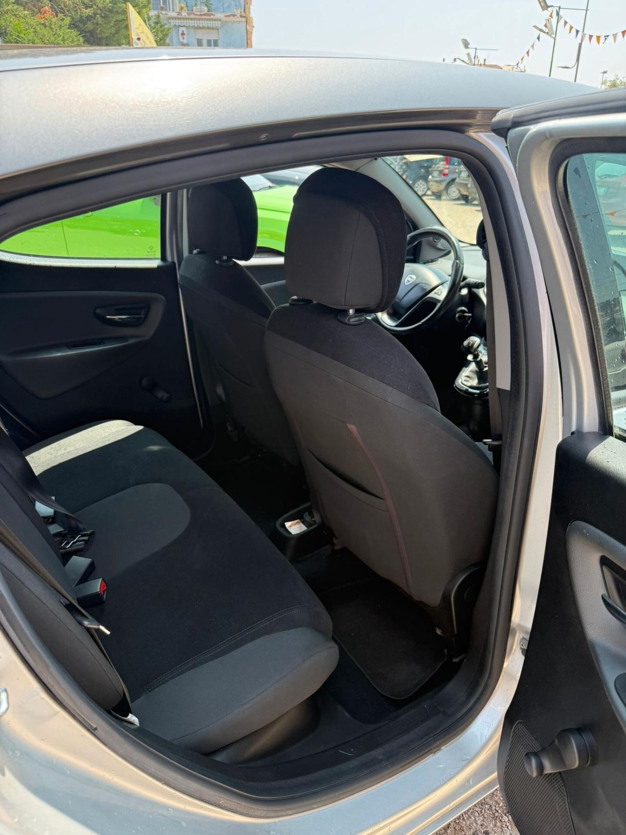 Lancia Ypsilon 1.2 69 CV 5 porte GPL Ecochic Silver