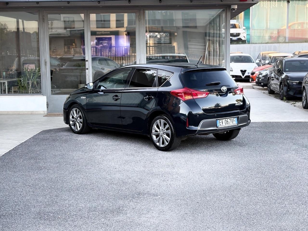 Toyota Auris 1.8 Hybrid 99CV E5 Neo - 2014