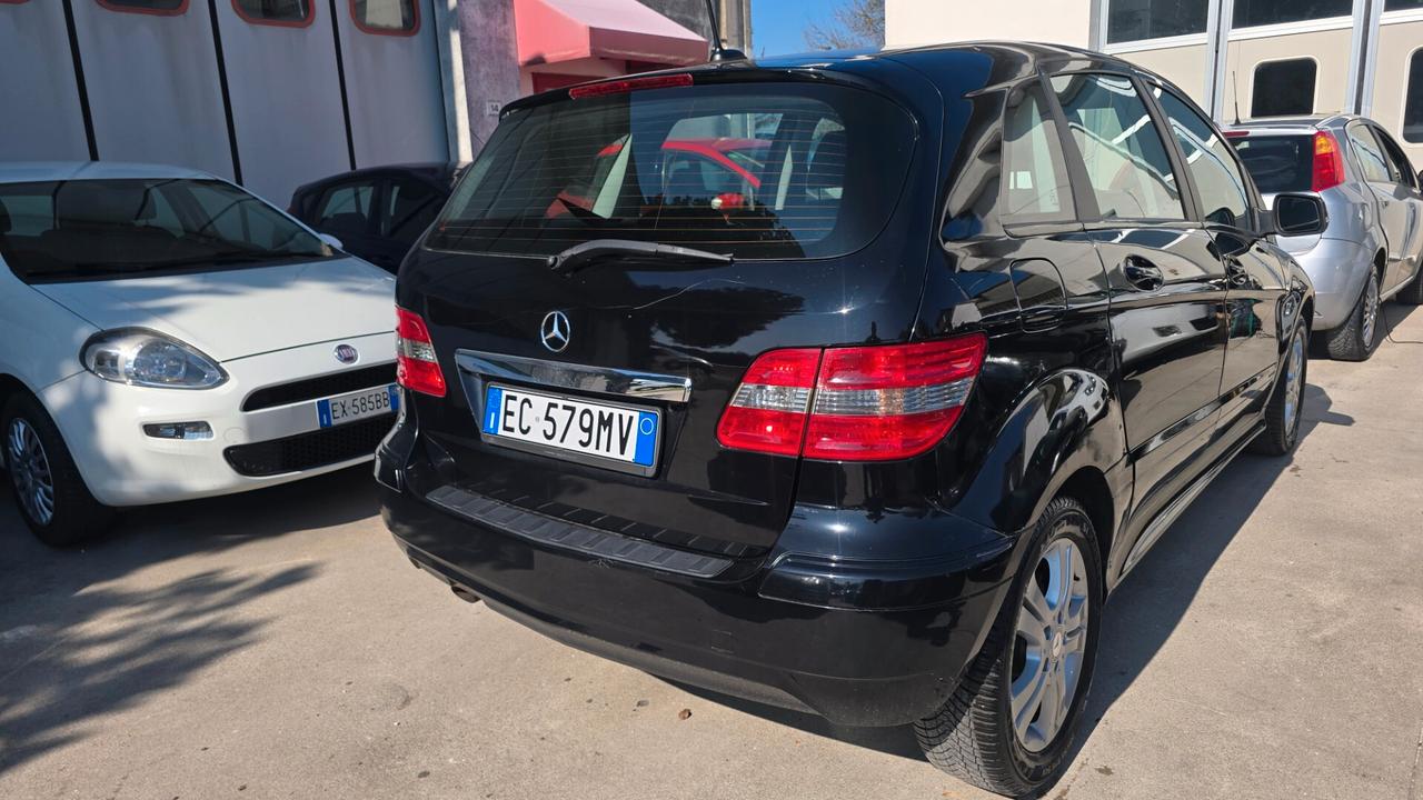 Mercedes-benz A 180 160 BlueEFFICIENCY