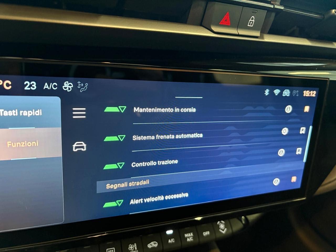 Alfa Romeo Junior Hybrid 145 eDCT6 SPOTICAR