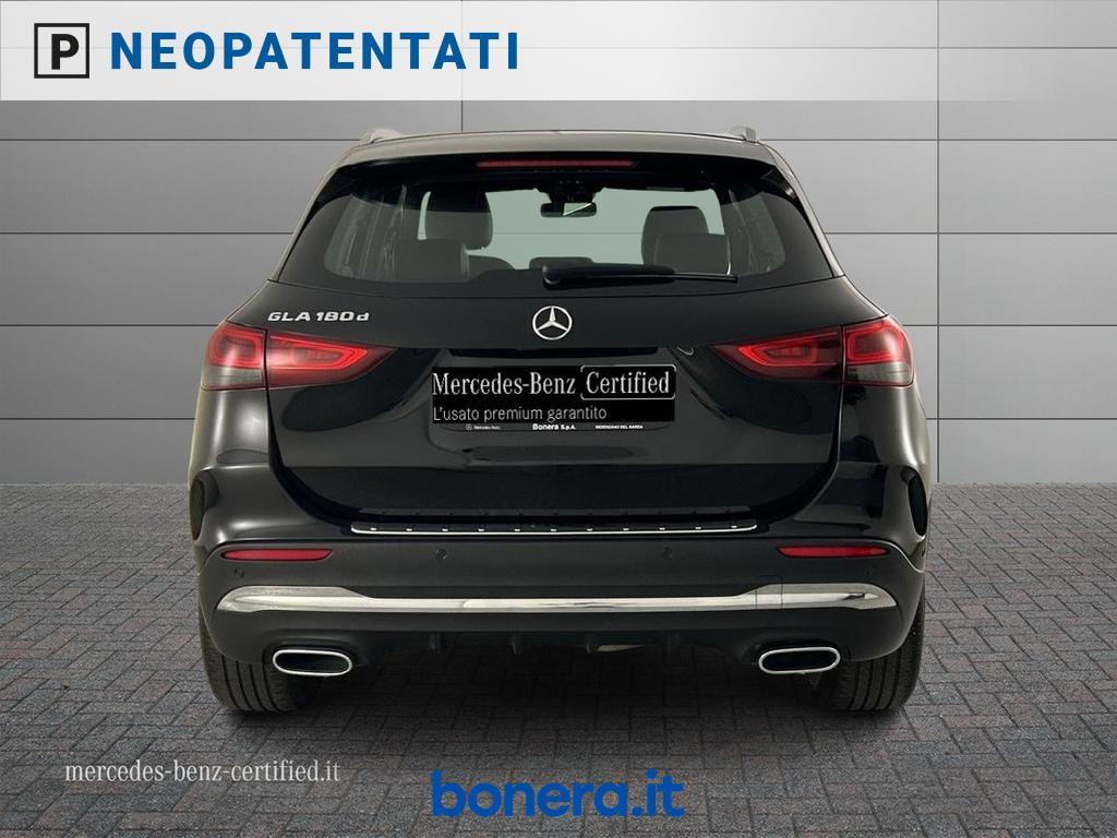 Mercedes GLA 180 180 D Premium 8G-DCT