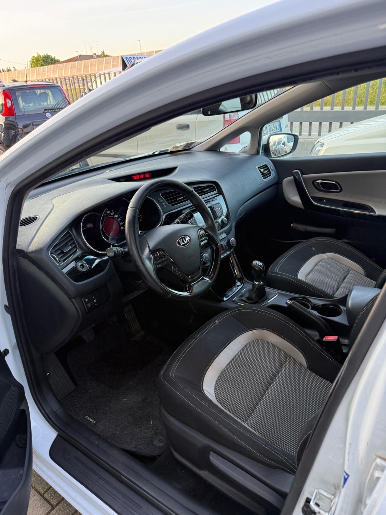 Kia Ceed cee'd 1.4 CVVT 5 porte Cool