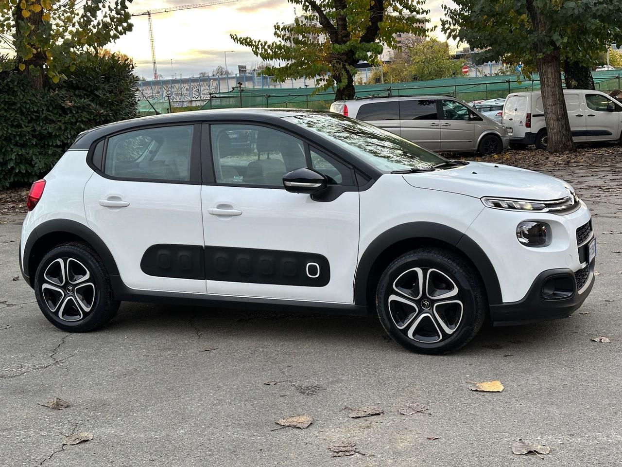 Citroen C3 PureTech 82 Shine solo 130mila km