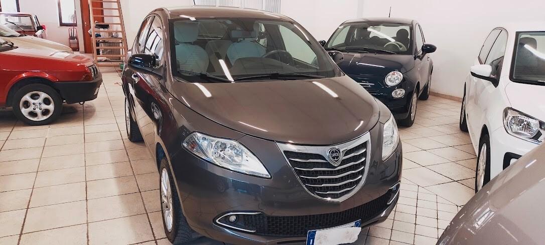 Lancia Ypsilon 0.9 TwinAir 85 CV 5 porte Metano Ecochic Gold