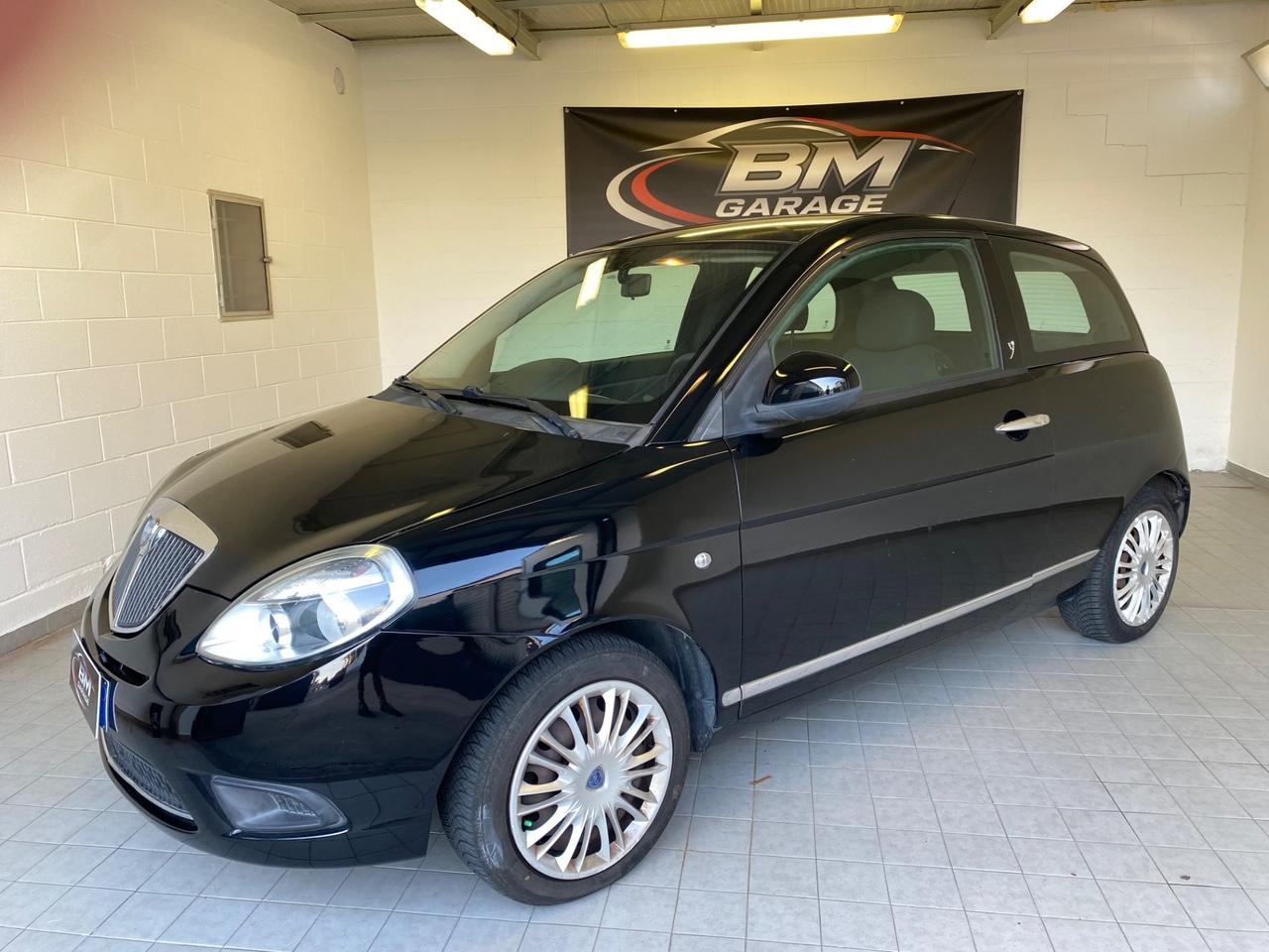 Lancia Ypsilon 1.2 69 CV GPL Platinum