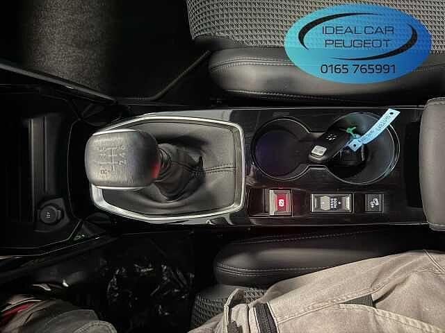 Peugeot 2008 PureTech 130 S&S GT