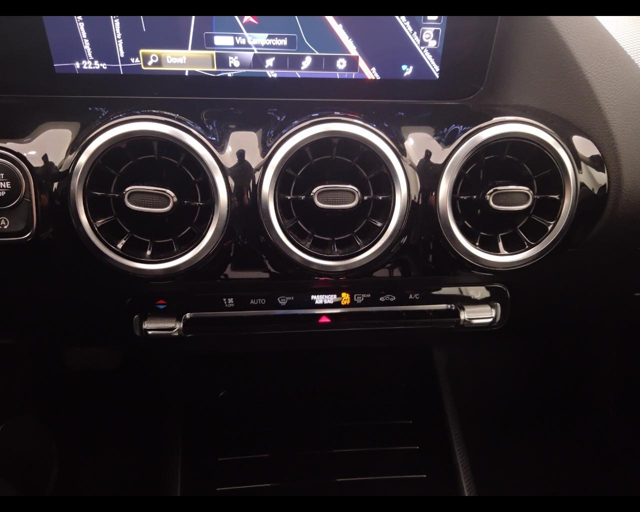 Mercedes-Benz Classe B - W247 2018 - B 180 d Sport auto