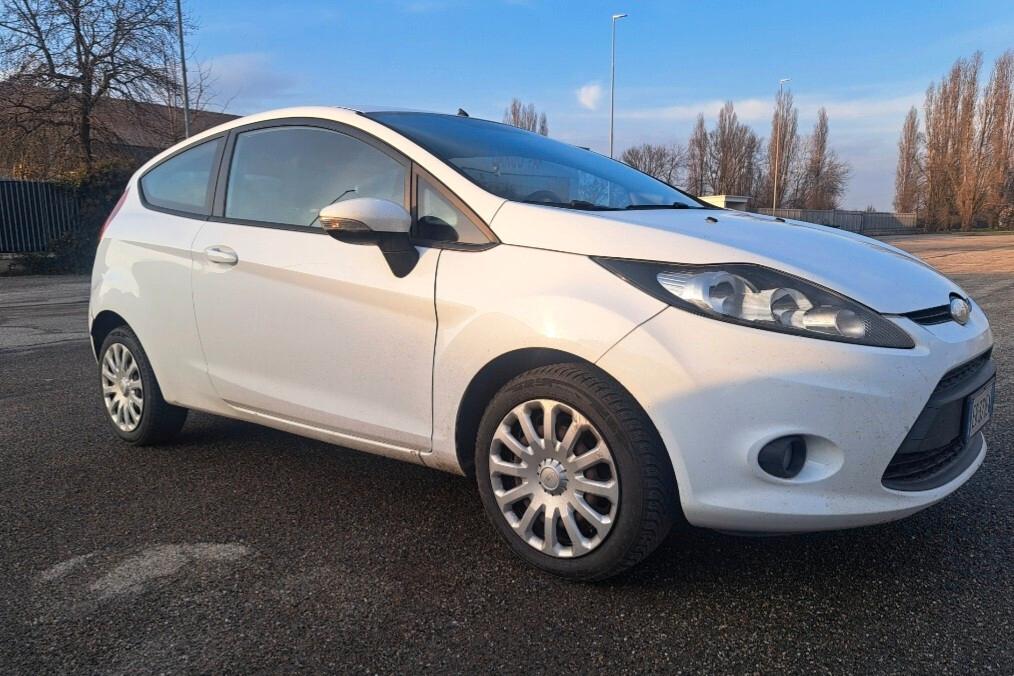 Ford Fiesta 1.4 TDCi 68CV 3 porte Titanium