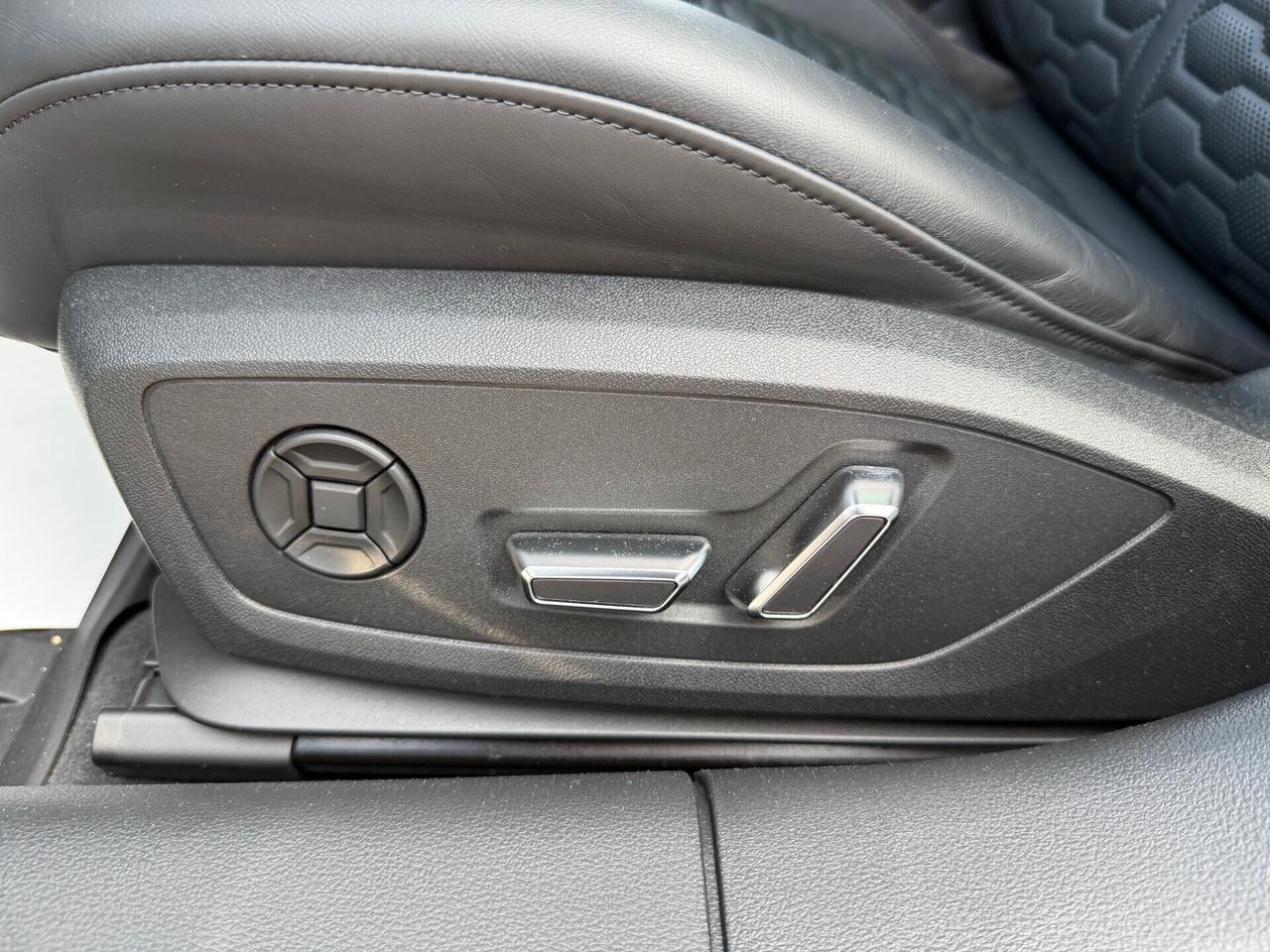 Audi RS6 RS 6 Avant /carboceramici//22"/km doc/scarico sportivo