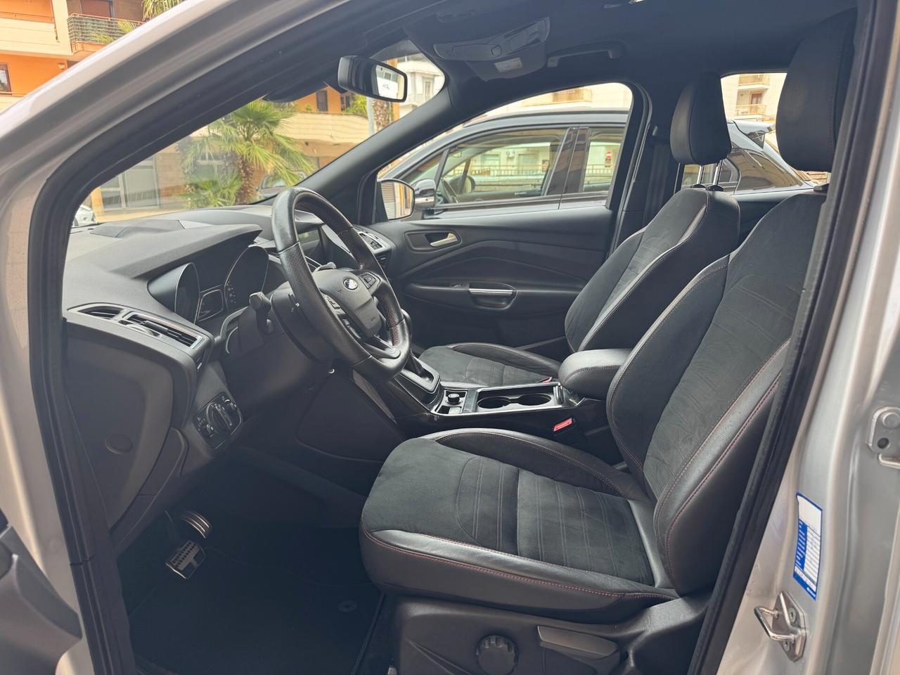 Ford Kuga 2.0 TDCI 150 CV S&S 4WD Powershift ST-Line