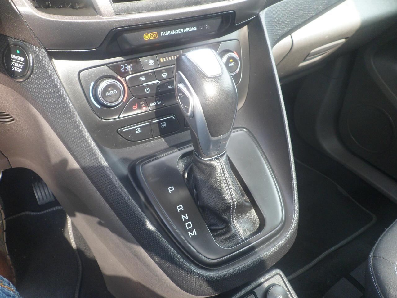 Ford Grand Tourneo Connect 5 posti autovettura
