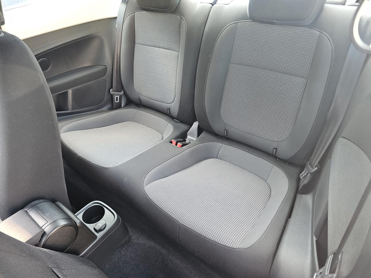 Volkswagen Maggiolino 1.6 TDI Design