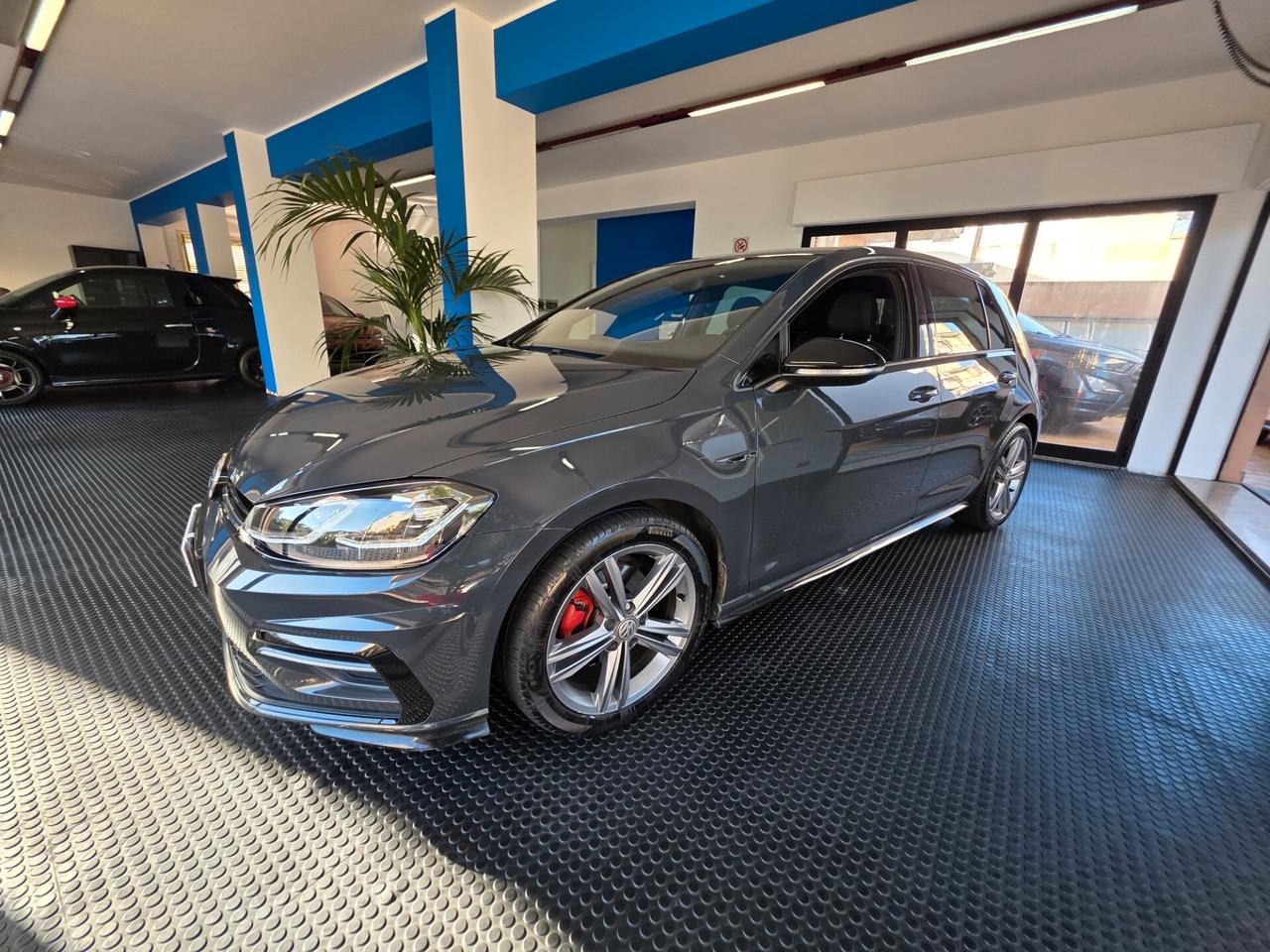 Volkswagen Golf 7.5 R-Line 1.6tdi VIRTUAL FARI LED
