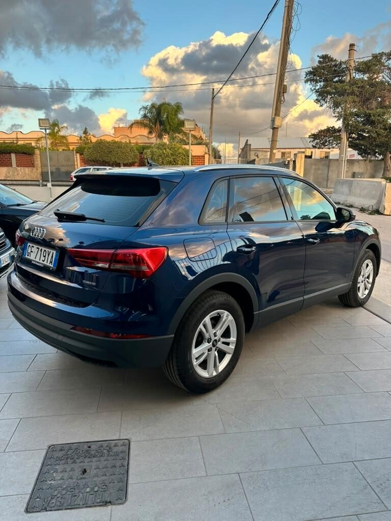 Audi Q3 35 TDI S tronic Business
