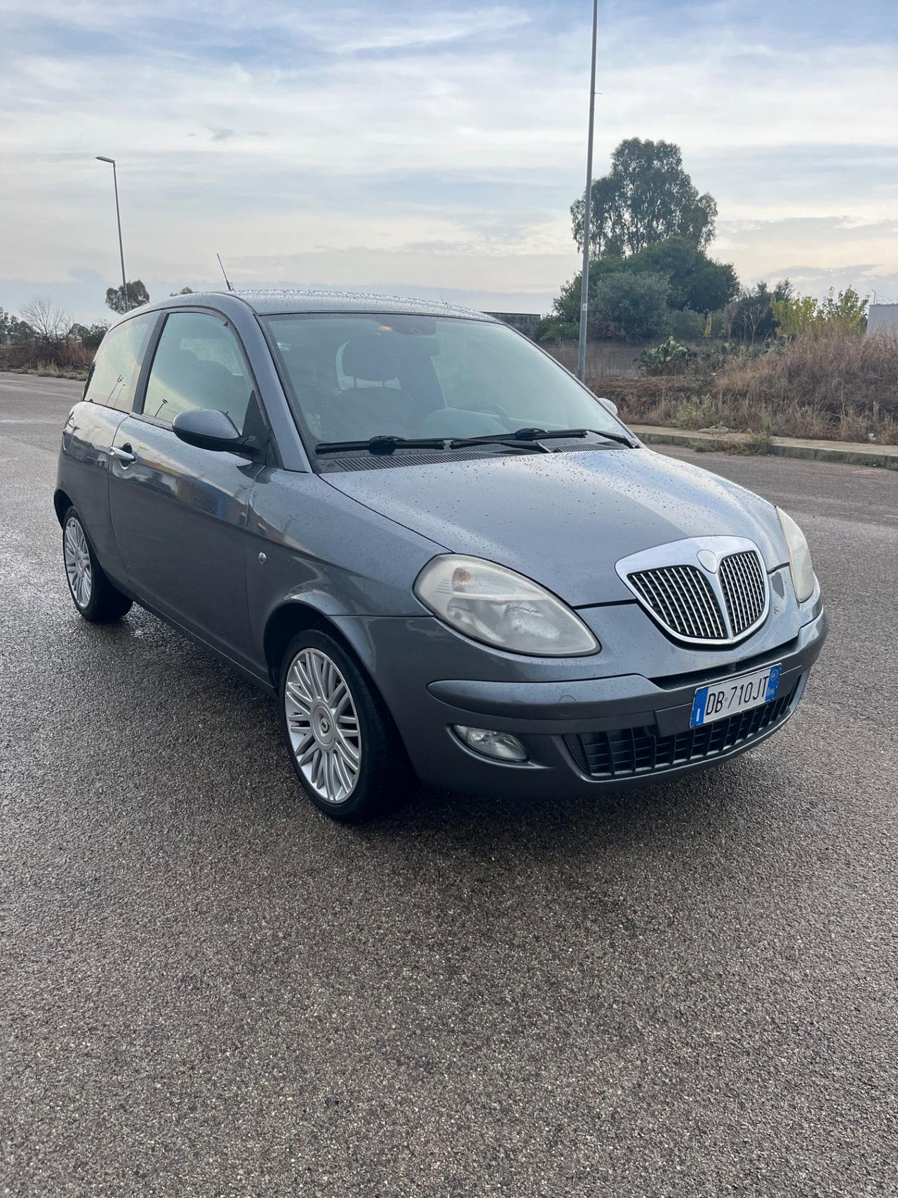 Lancia Ypsilon 1.2 Oro