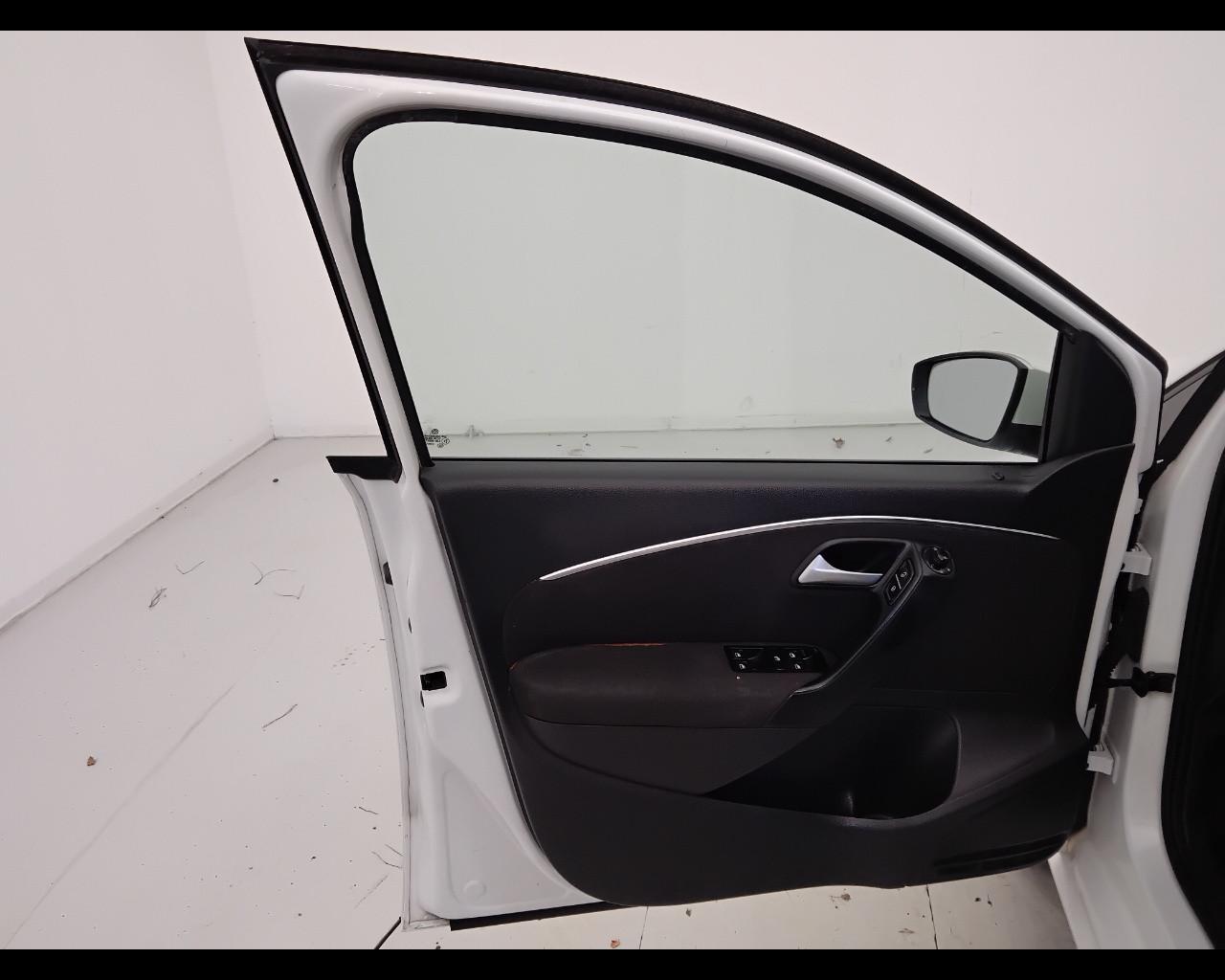 VOLKSWAGEN Polo V 2014 - Polo 5p 1.0 mpi Comfortline 75cv