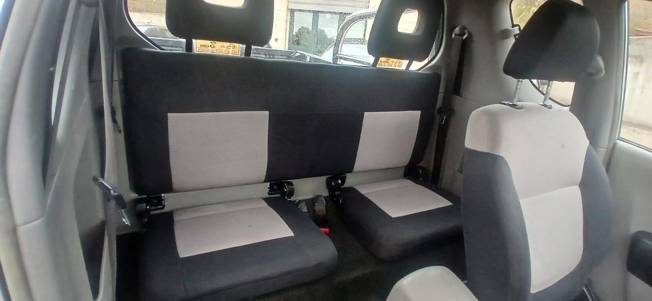 Mitsubishi L200 2.5 DI-D/136CV Single Cab - 2006