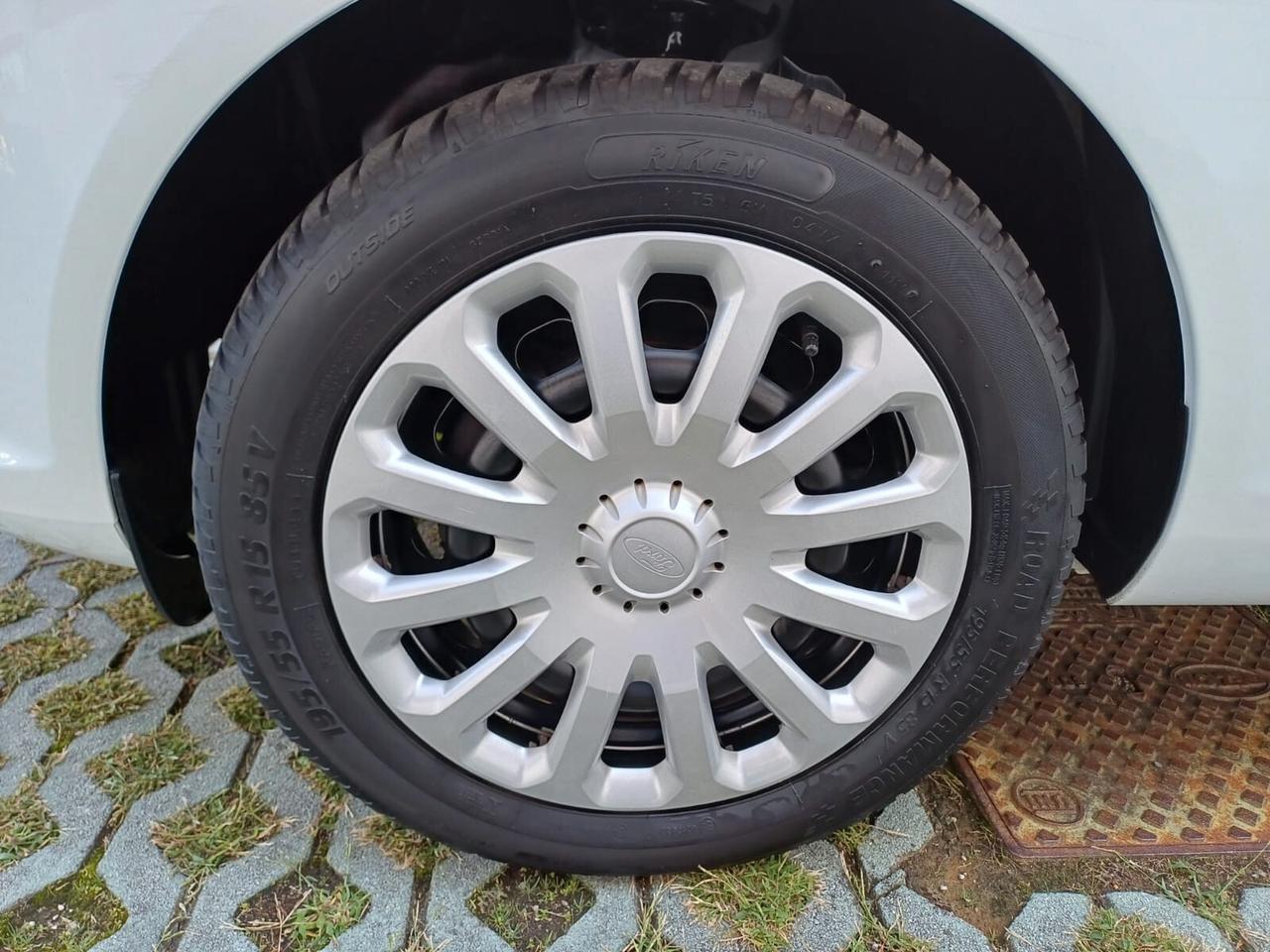 Ford Fiesta 1.2 60 cv 5 porte Plus