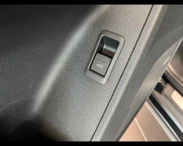 AUDI Q3 35 TDI S tronic Business Advanced