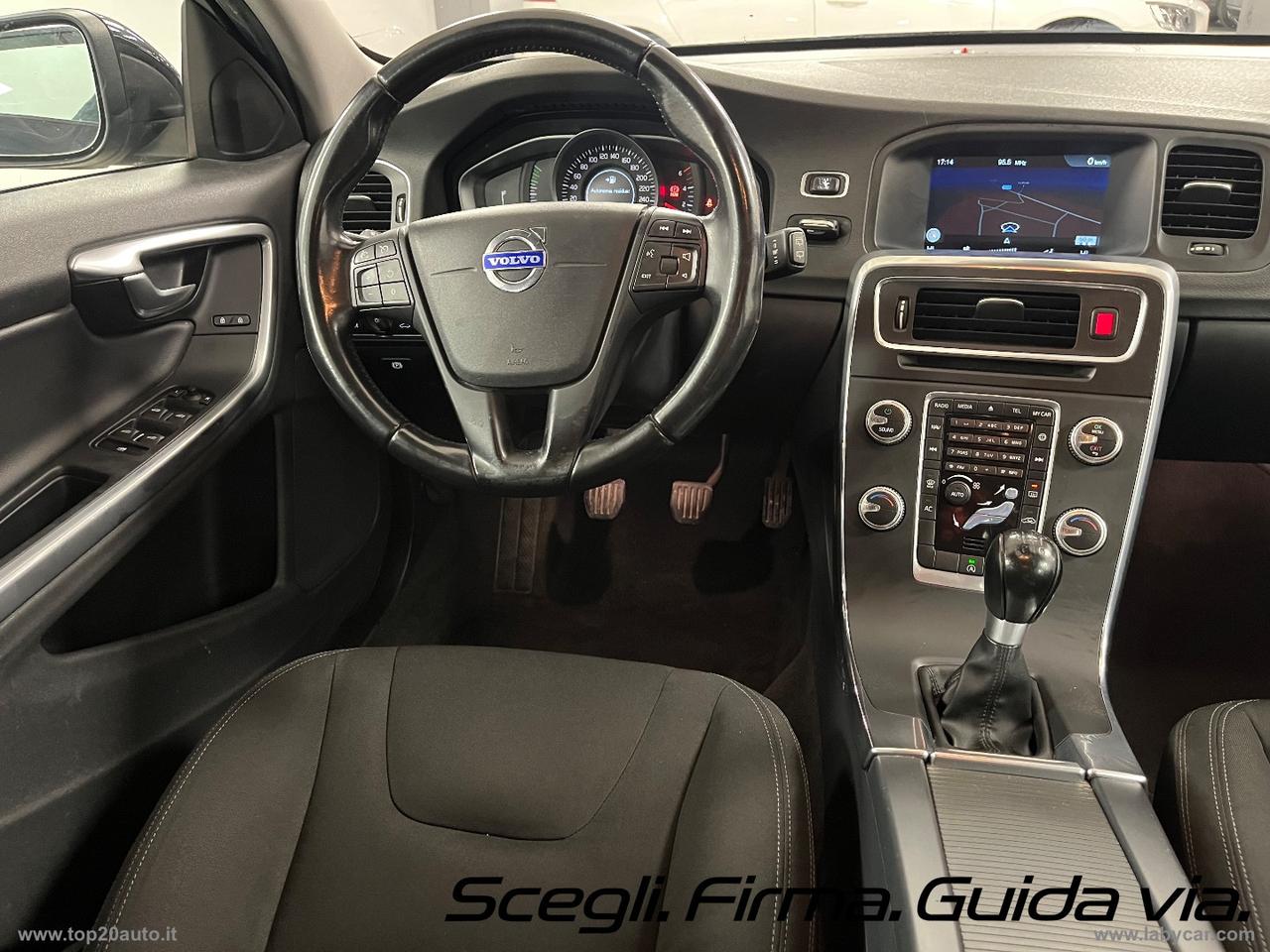 VOLVO V60 D2 1.6 Kinetic|GANCIO TRAINO|8 CERCHI