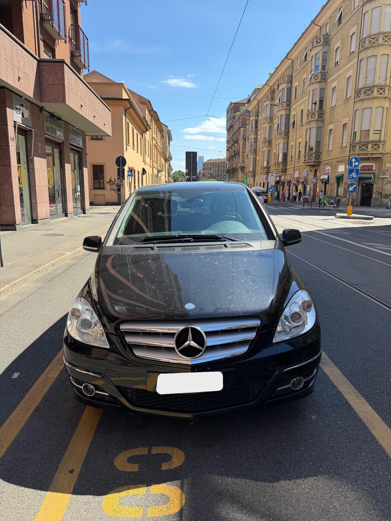 Mercedes-benz - APERTI AD AGOSTO