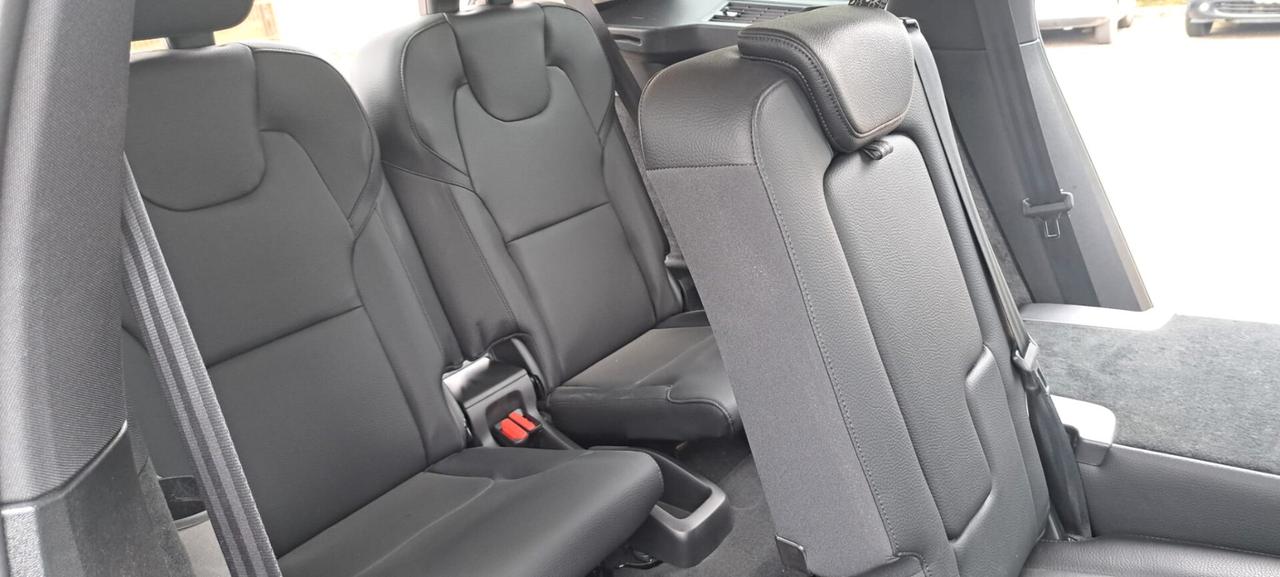 Volvo XC 90 XC90 B5 (d) AWD Geartronic 7 posti Momentum Pro