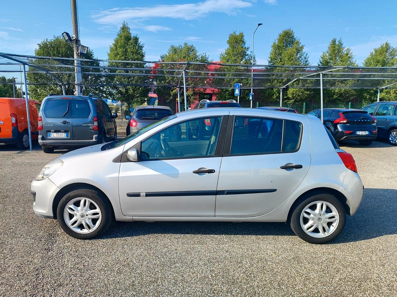 Renault Clio 1.2 16V 5 porte Dynamique