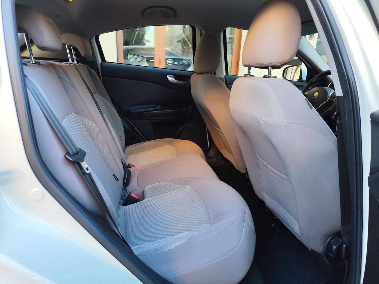 Alfa Romeo Giulietta 1.6 JTDm-2 105CV Distinctive