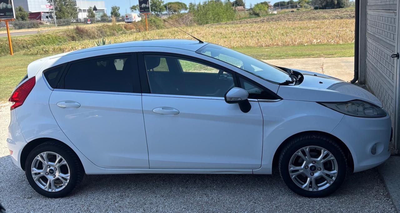 Ford Fiesta 1.4 5 porte Bz.- GPL Titanium