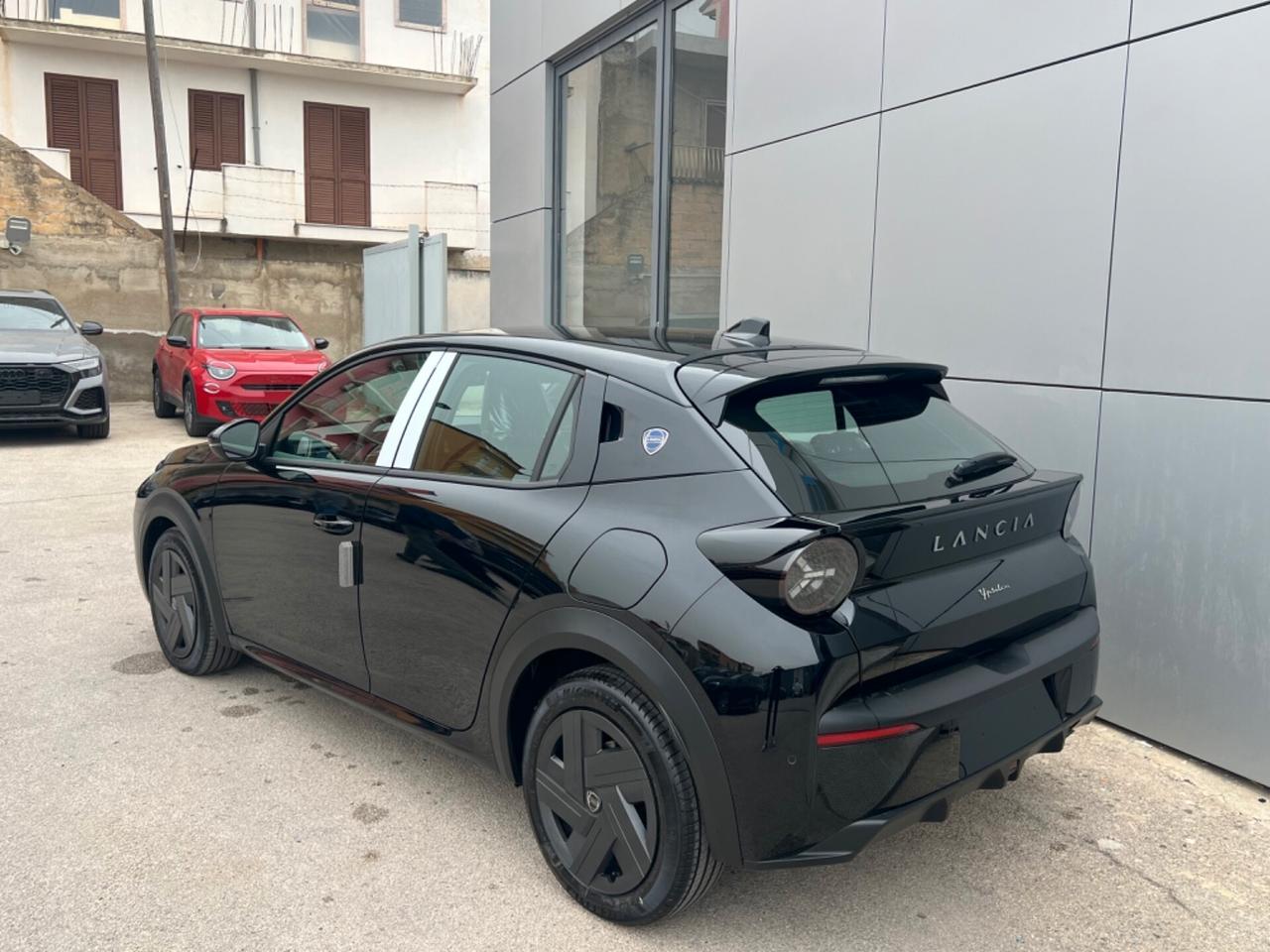 Lancia Ypsilon 1.2 mhev e-dct possibilità noleggio no scoring
