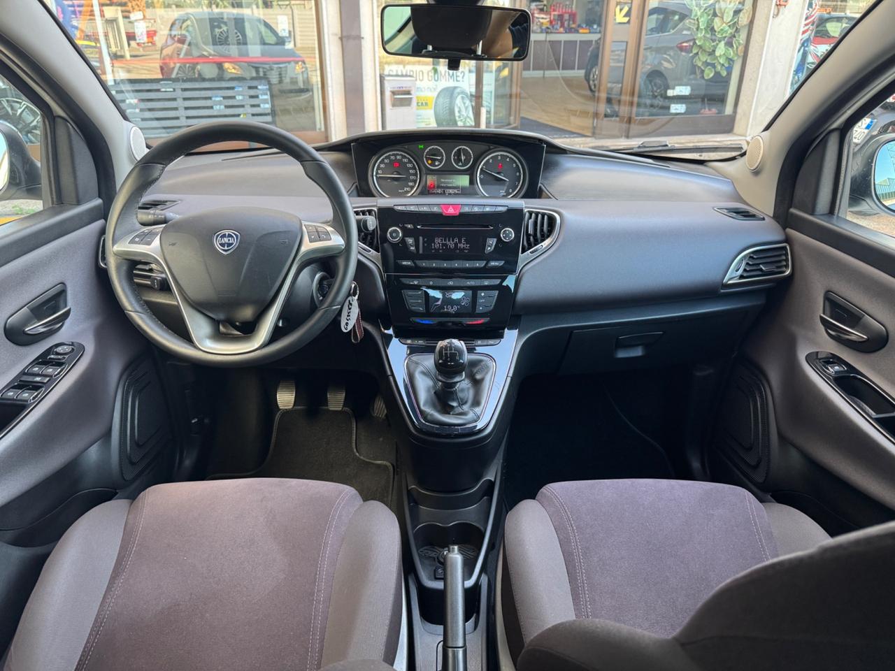 Lancia Ypsilon 0.9 TwinAir 85 CV Platinum 2013