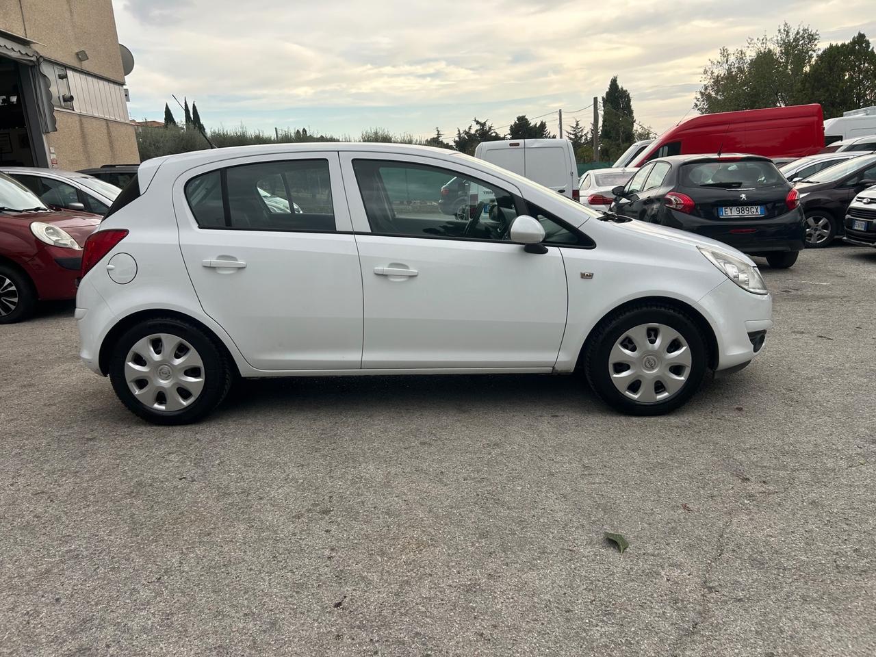 Opel Corsa 1.2 5 porte Cosmo