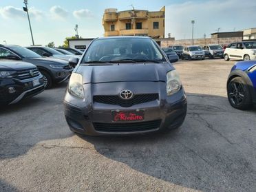 TOYOTA Yaris 1.3 5porte Sol