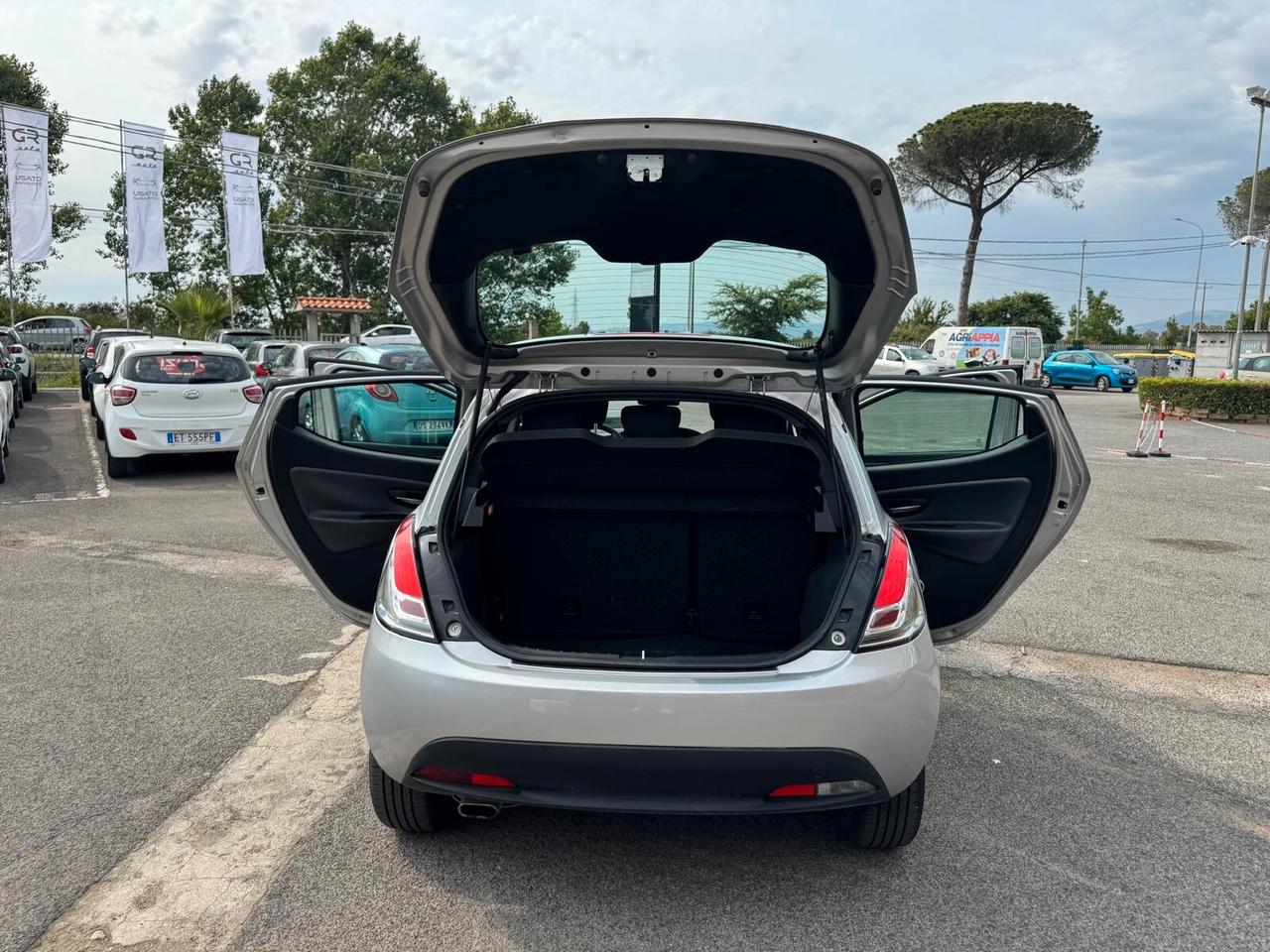 Lancia Ypsilon 1.2 GPL NEOPATENTATI 2014