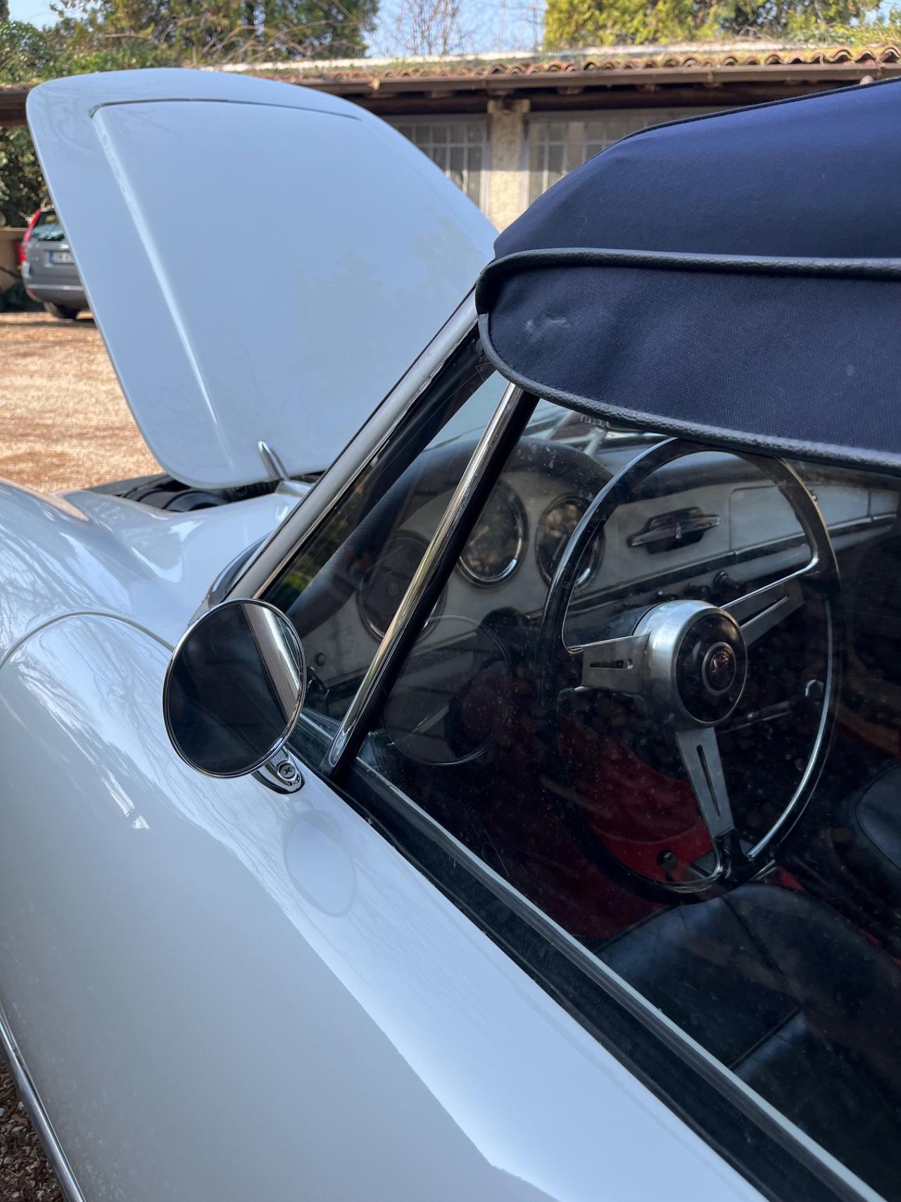 Alfa Romeo Giulia Spider