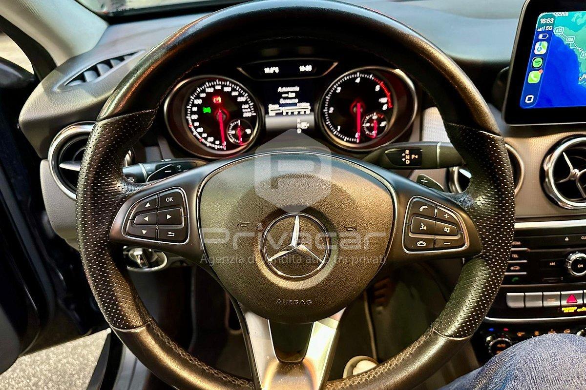 MERCEDES GLA 200 d Automatic Sport