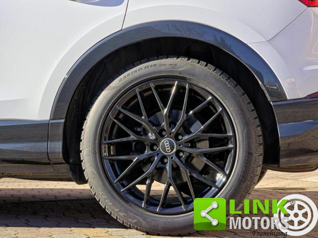 AUDI Q3 35 TDI S tronic Identity Black Business Advantage