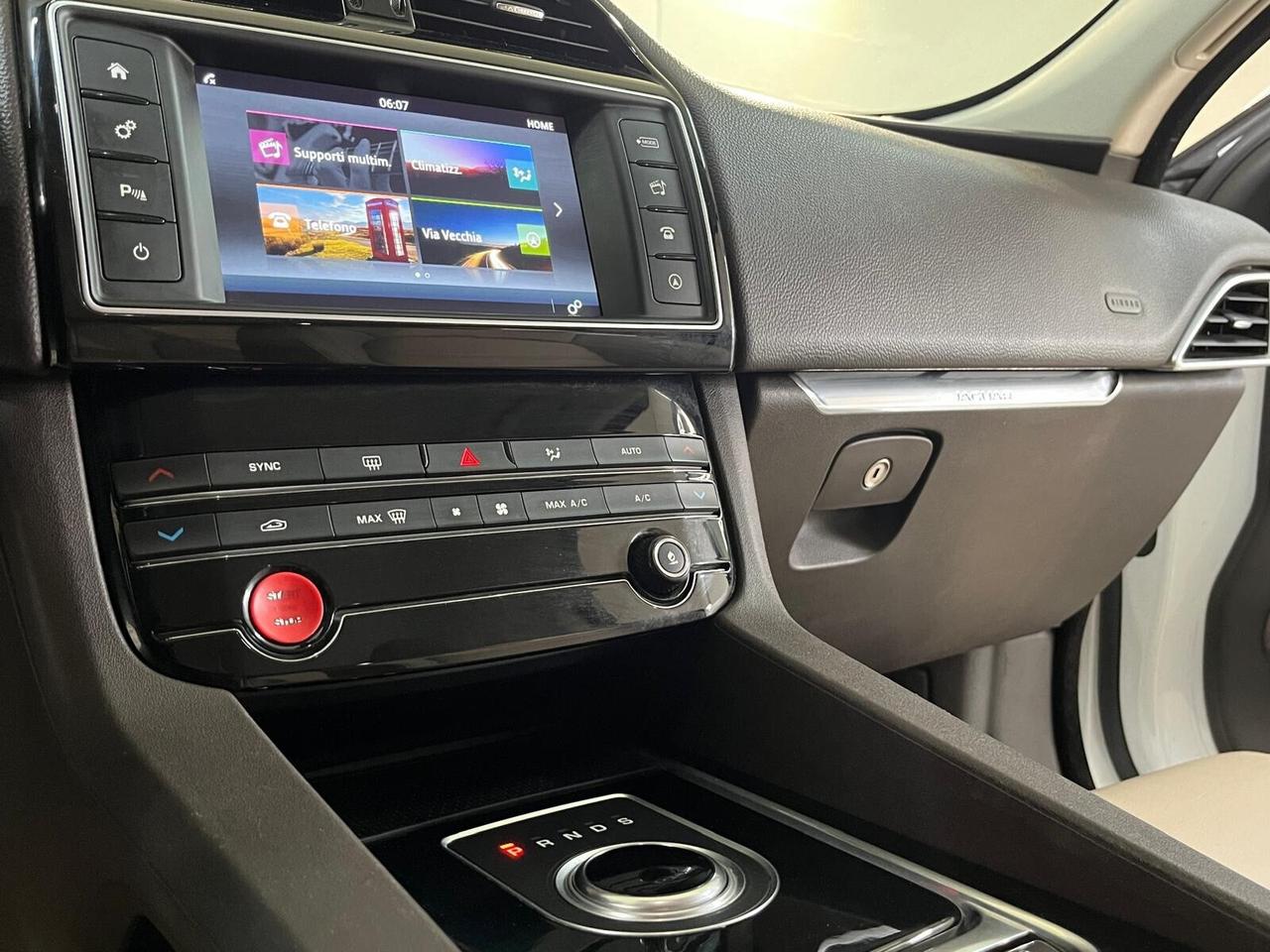 Jaguar F-Pace 2.0 D 180 CV Prestige