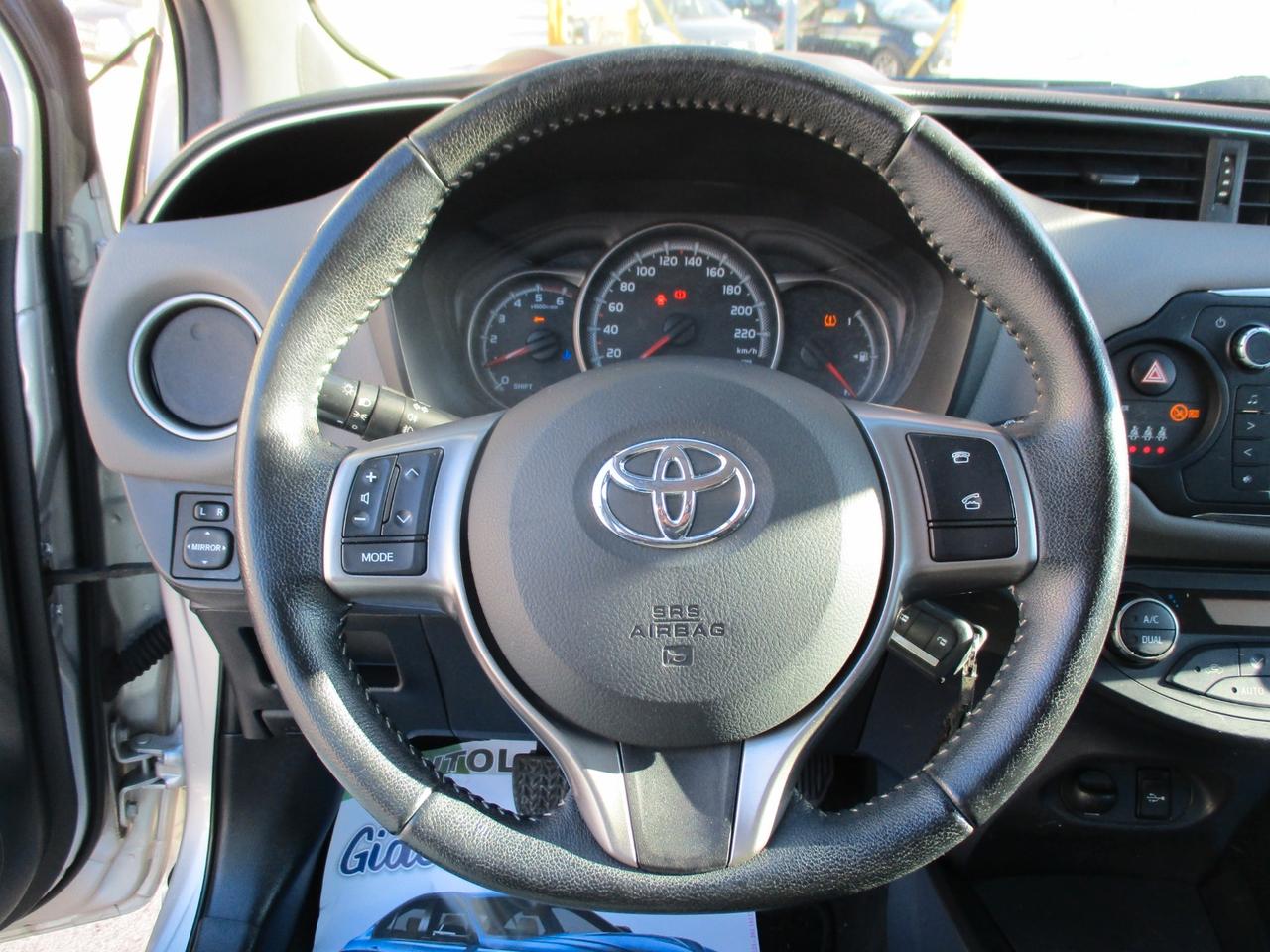 Toyota Yaris 1.4 D-4D 5 porte FULL OPT (NAVI)