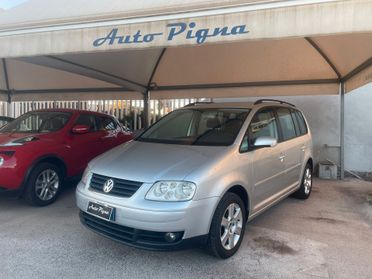 Volkswagen Touran 2.0 TDI Highline 7 POSTI