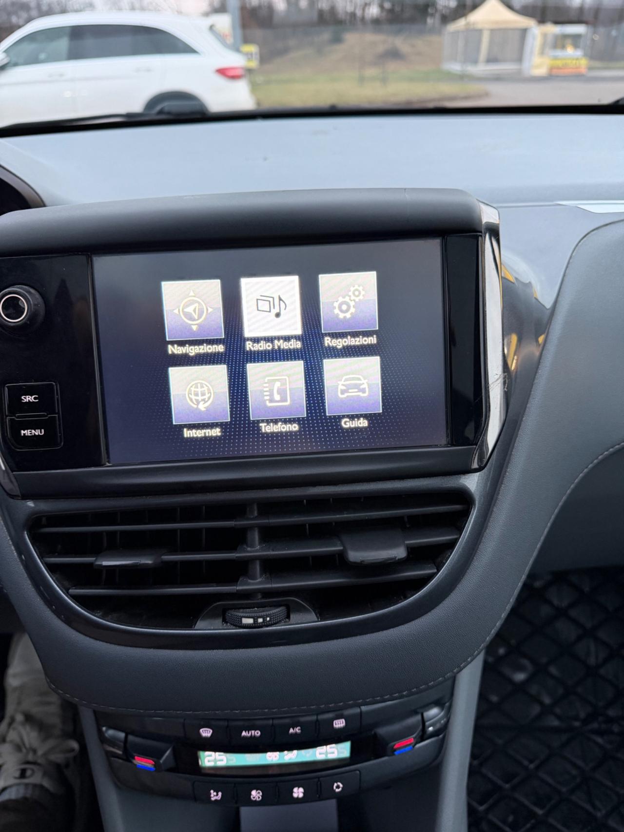 Peugeot 208 PureTech 82 5 porte Allure