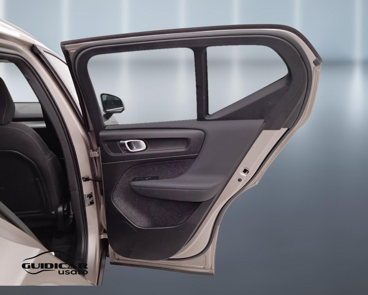 VOLVO XC40 2023 - XC40 1.5 t5 recharge phev Core auto