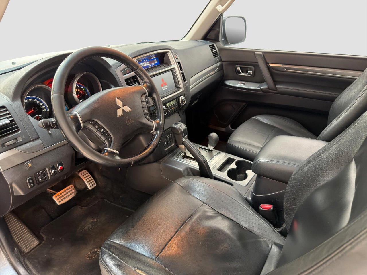 Mitsubishi Pajero 3 Porte Pajero 3p 3.2 CR Instyle auto