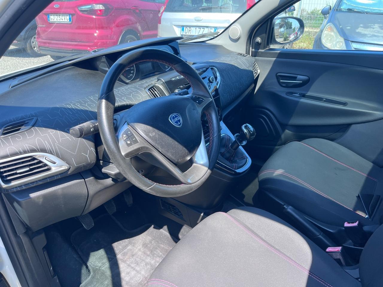 Lancia Ypsilon 1.2 69 CV 5 porte S&S Silver