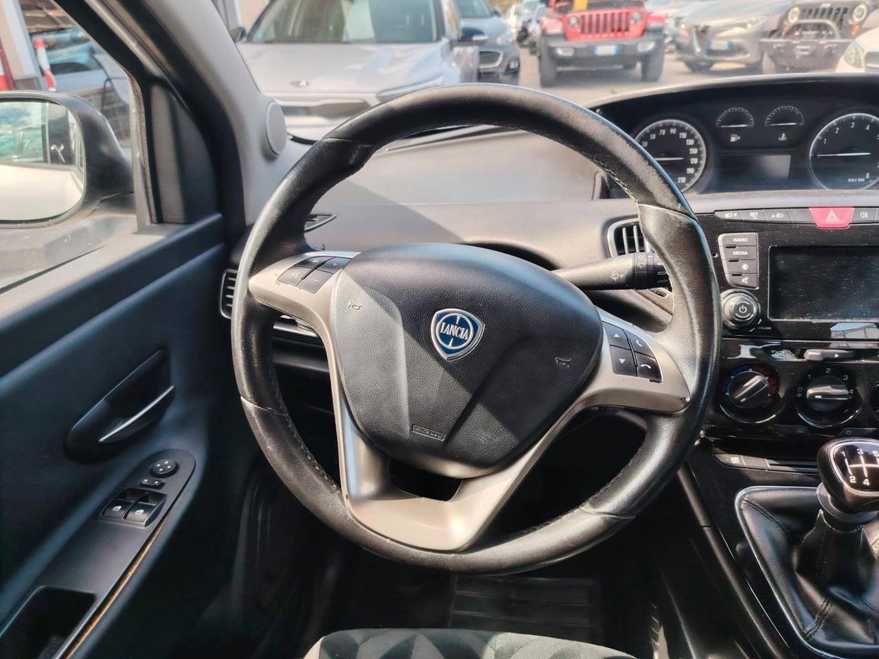 Lancia Ypsilon 1.2 69 CV 5 porte Gold