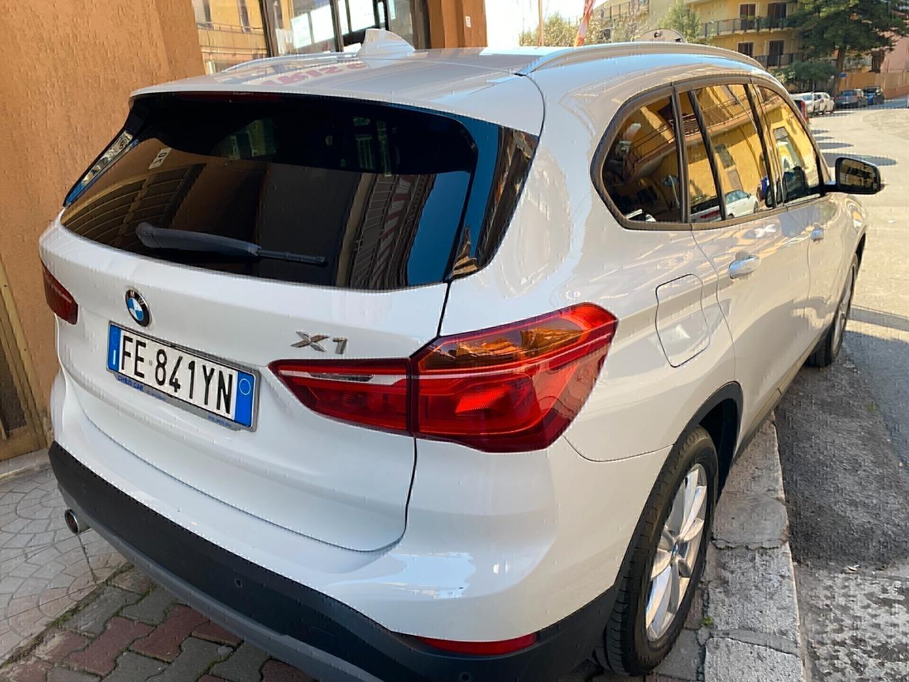 Bmw X1 sDrive18d PELLE