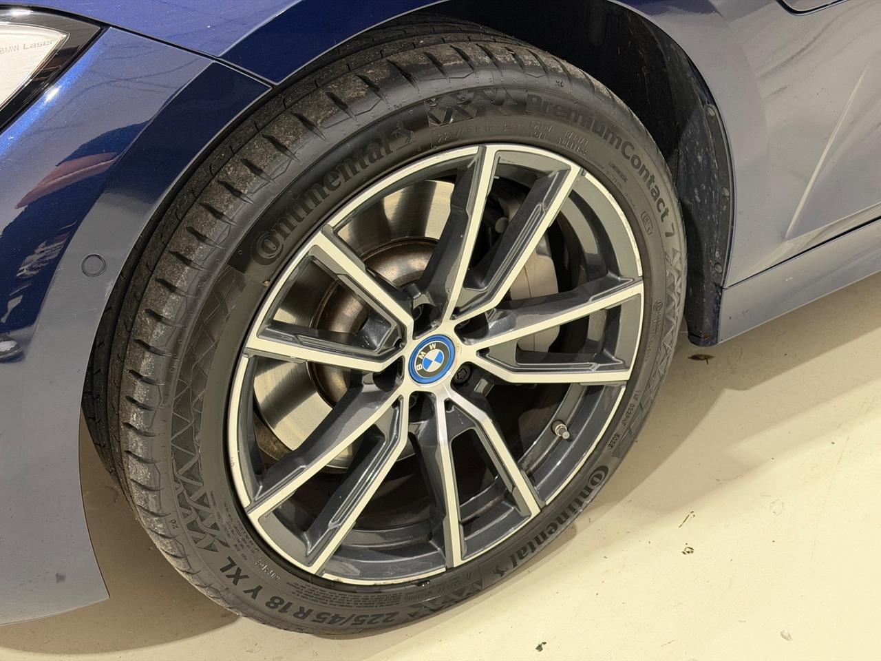 Bmw 330e xDrive Touring FULL, UNIPRO
