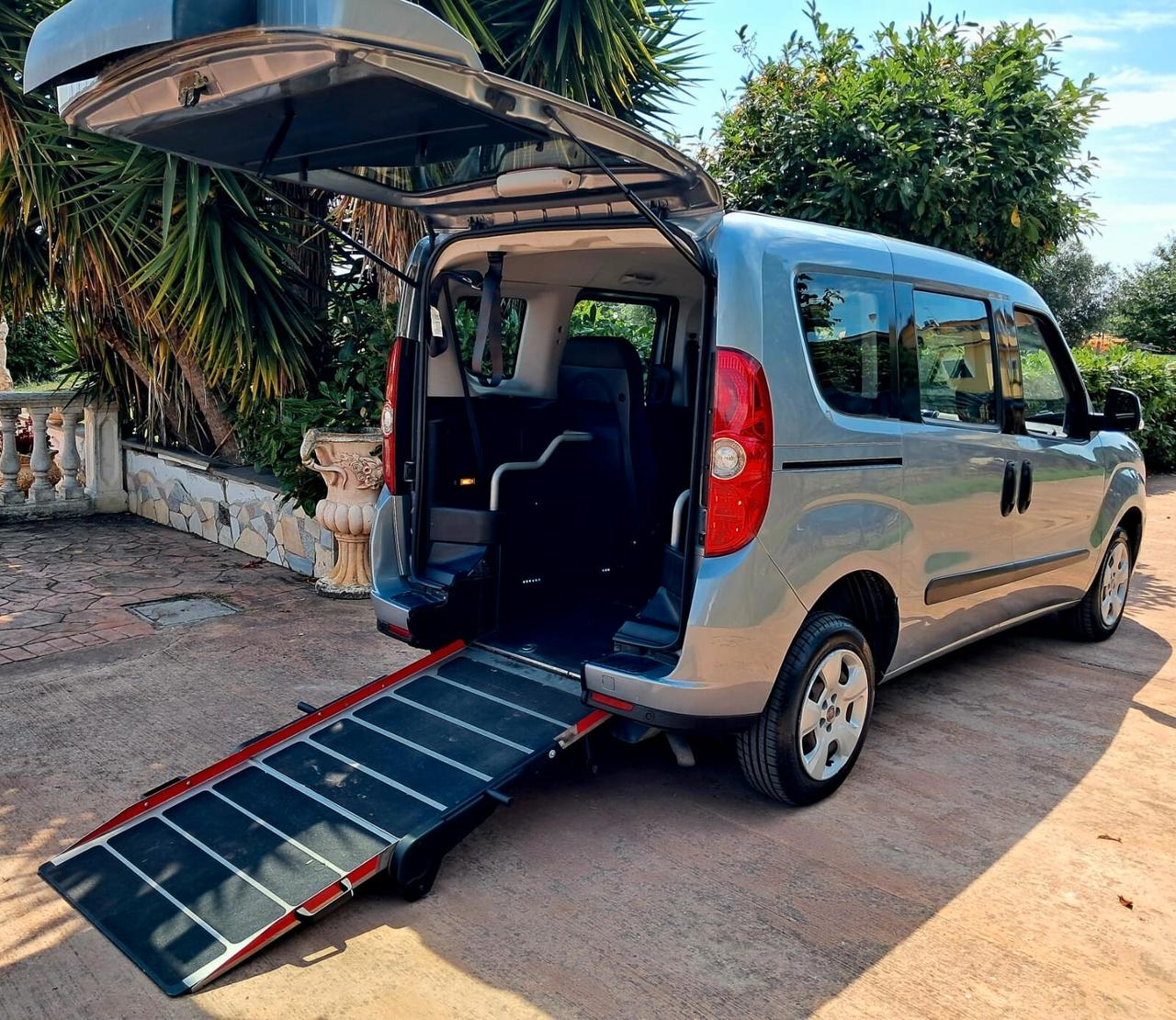Fiat Doblo Doblò 1.6 mjet PIANALE RIBASSATO TRASPORTO DISABILI 4 piu 1